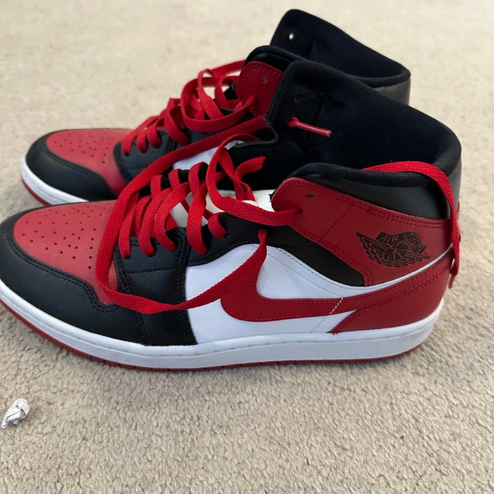 Air Jordan 1 mid womens